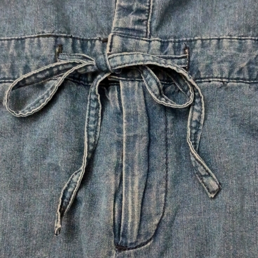 Abercrombie & Fitch Long Sleeve V-Neck Lightweight Denim Romper - Picture 6 of 6